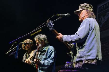 Neil Young et Crazy Horse ont communié avec la Terre Mère à Toronto