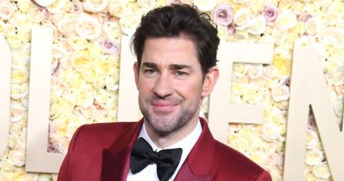  « John Krasinski décroche le titre d’homme le plus séduisant de l’année »

Ou, en version plus condensée :
 « John Krasinski, l’homme le plus séduisant de l’année »