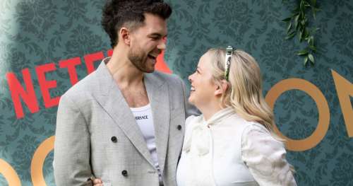 La Chronique des Bridgerton : Nicola Coughlan et Luke Newton sont-ils en couple ?