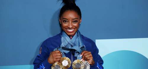 Simone Biles inaugure une nouvelle coiffure « incroyable » après avoir été critiquée pour ses cheveux « frisés »