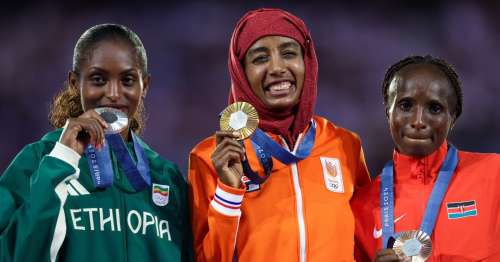 Une athlète portant le hijab est félicitée pour avoir montré la « France xénophobe » sur le podium olympique