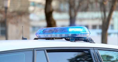 Une mère célibataire de cinq enfants risque une peine de prison pour avoir laissé son adolescente faire du baby-sitting