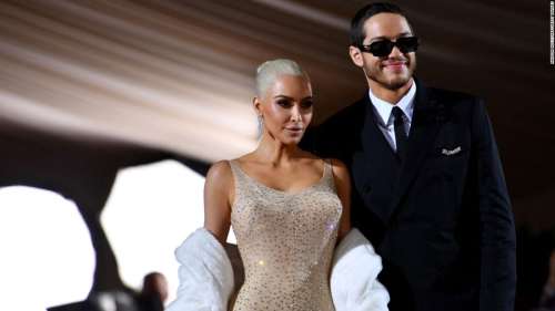 Kim Kardashian raconte comment elle et Pete Davidson se sont rencontrés