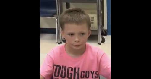 Le garçon est victime d’intimidation pour son T-shirt rose : Quand je vois son enseignant le lendemain, cela me brise le cœur