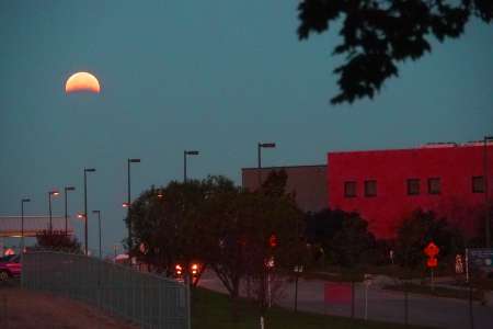 Le 27 juillet, vous pourrez voir à la fois la plus longue éclipse du siècle et une lune de sang