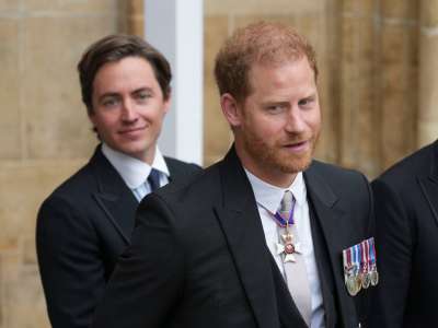 À bientôt, papa !  Le prince Harry quitte le couronnement tôt et rentre chez lui