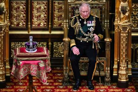 Le roi Charles III, Camilla, le prince William et Kate Middleton se bousculent pour gérer la dernière controverse sur le racisme: rapport