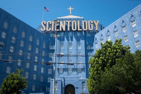 Une ex-scientologue révèle ce qui s’est passé lorsque l’Église a découvert qu’elle était gay