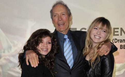 Clint Eastwood, 94 ans, fait une rare apparition pour accompagner sa fille Morgan jusqu’à l’autel