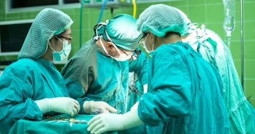 Prouesse médicale : octogénaire français a été opéré à cœur ouvert sous hypnose