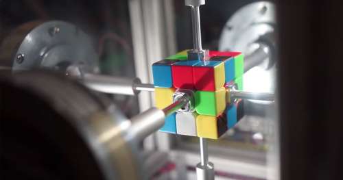 0,38 seconde pour résoudre un Cubik’s Cube, ce robot réalise une prouesse !