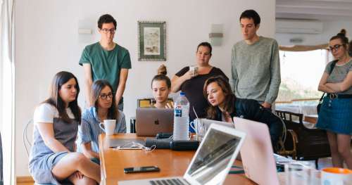 Ces adolescents français talentueux ont créé une éolienne qui récupère l’énergie des voitures