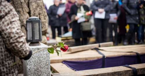 Pour son enterrement, cet homme avait enregistré un message pour faire une bonne blague à sa famille