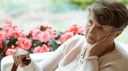 Alzheimer : les personnes bilingues seraient touchées plus tard que les autres mais plus fort