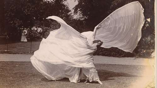 La danse serpentine, une chorégraphie qui a marqué l’histoire de la danse et du cinéma