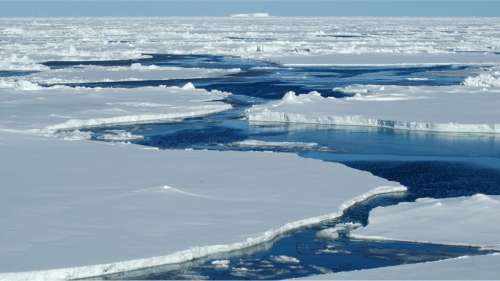 L’évolution de la fonte de la calotte glaciaire du Groenland dévoilée dans une vidéo troublante