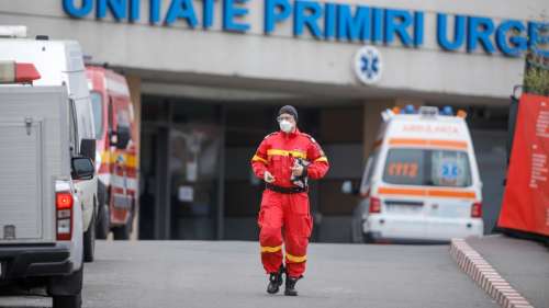 « On nous a envoyés à la mort » : les médecins roumains abandonnés à leur sort