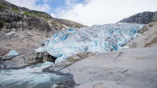 Des centaines d’artéfacts de l’ère Viking révélés en Norvège par la fonte des glaces