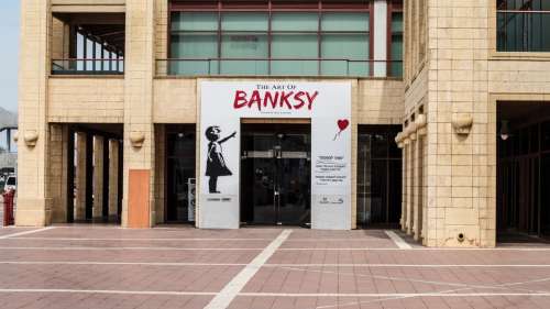 Banksy finance un navire pour secourir les migrants qui souhaitent rejoindre l’Europe