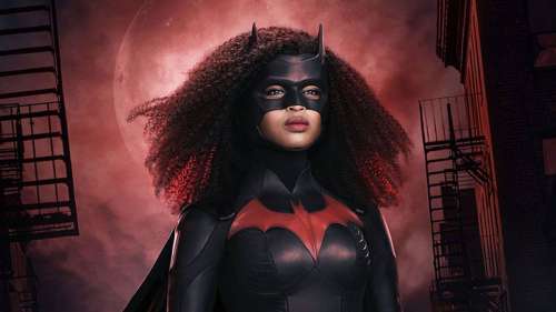 Batwoman : Les premières images de Javicia Leslie dans son costume enfin dévoilées