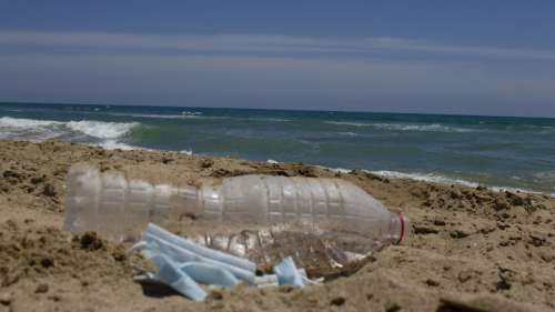 230 000 tonnes de plastique finissent chaque année dans la mer Méditerranée