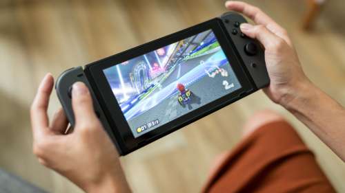 Une Nintendo Switch avec un écran OLED de plus grande taille pourrait sortir à la fin de l’année