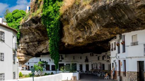 Le saviez-vous ? Le village de Setenil de las Bodegas a été bâti sous… un rocher