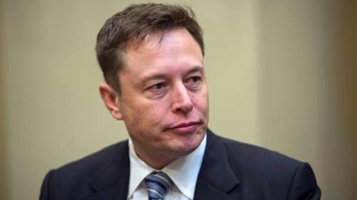Elon Musk veut des ouvriers qui vivent et dorment à l’usine