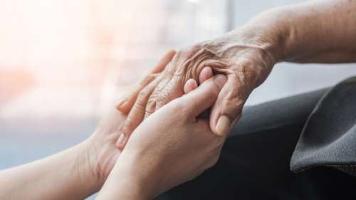 Alzheimer : un vaccin vient de passer avec succès les essais cliniques de phase 2