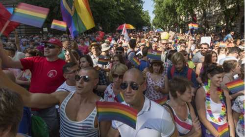 Honteux : la Hongrie interdit la « promotion » de l’homosexualité auprès des mineurs