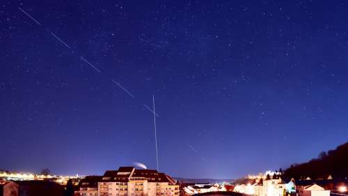 Une lumière sur 15 dans le ciel pourrait bientôt être un satellite