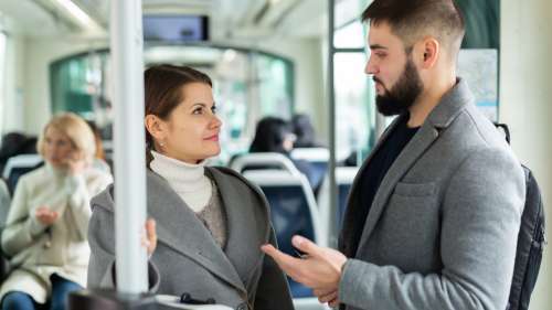 Les conversations profondes avec des inconnus peuvent avoir des effets surprenants