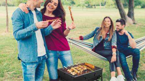 Cet été, partagez de délicieux repas avec vos proches avec ce barbecue à 22 €