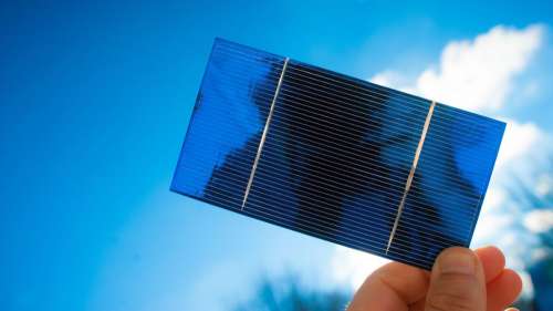 Une cellule solaire pérovskite-silicium dépasse pour la première fois les 30 % d’efficacité