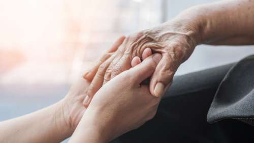 L’odorat de cette femme permet la mise au point d’un test pour détecter la maladie de Parkinson