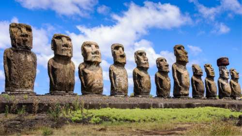 Une photo exceptionnelle dévoile la Voie lactée au-dessus des célèbres statues de l’île de Pâques