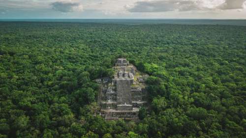 Des relevés radar révèlent l’ampleur d’une cité maya tentaculaire cachée sous la jungle