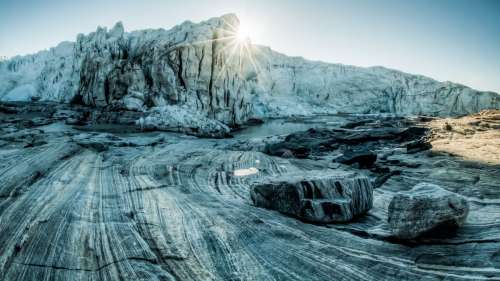 Les glaciers du Groenland fondent 100 fois plus vite que prévu