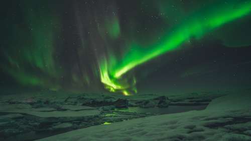 D’incroyables aurores boréales observées dans le ciel islandais