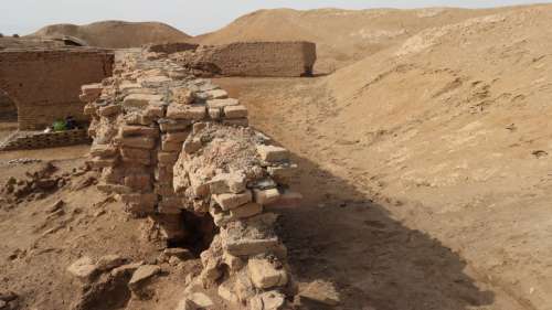 Une taverne vieille de 5 000 ans et des restes de nourriture découverts en Irak