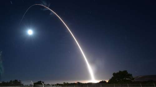 Les États-Unis font exploser un missile à capacité nucléaire au-dessus du Pacifique