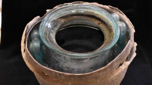 Découverte du vin liquide le plus ancien au monde dans une tombe romaine vieille de 2 000 ans