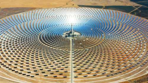 Une centrale solaire capable de produire 1,8 milliard de kilowattheures construite en Chine