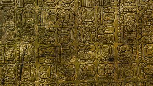 Un grand rocher gravé de glyphes mayas révèle le nom d’un roi inconnu de la cité de Cobá