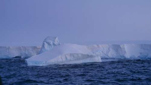 Le plus grand iceberg du monde est prisonnier dans un vortex d’eau