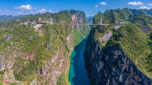 Le plus haut pont du monde est chinois, et il s’élève à 565 mètres au-dessus du vide