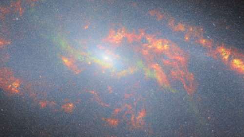 Messier 106 brille de mille feux sur cette image surprenante capturée par James-Webb