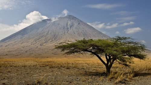 Ce volcan crache le magma le plus étrange de la planète