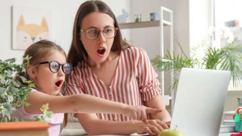 Quand l’IA de Google suggère d’étaler du caca sur un ballon pour apprendre aux enfants la propreté…