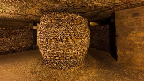  « Révélations sur les 6 millions de défunts des catacombes parisiennes »

Ou encore :

« Découvrez les mystères entourant les 6 millions de sépultures des catacombes parisiennes »